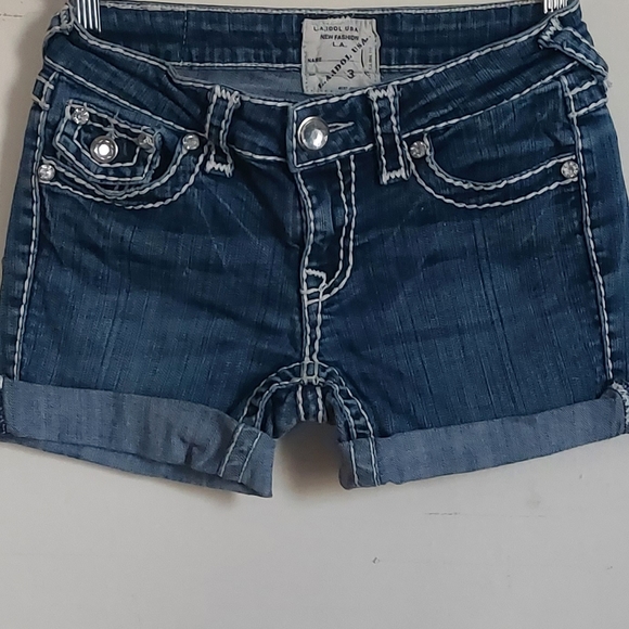 Shorts - Picture 9 of 10